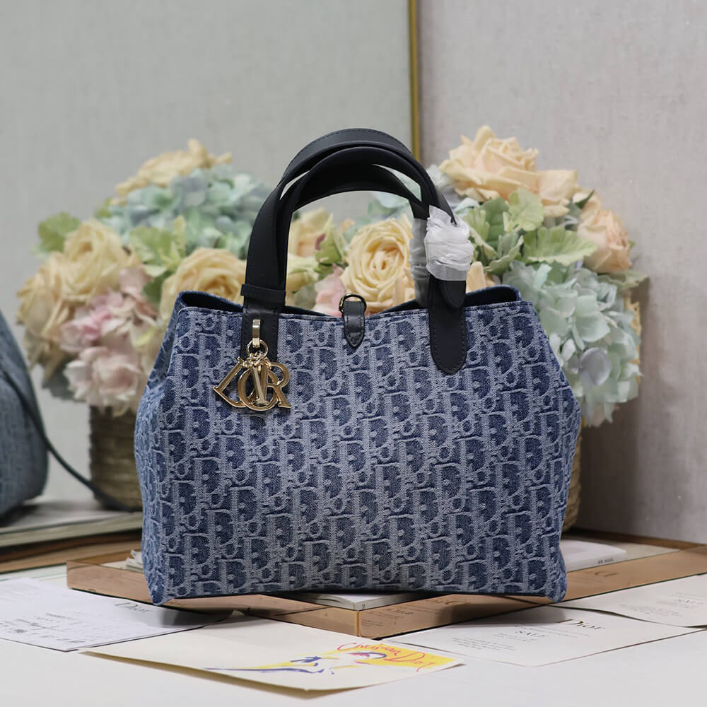 Medium Dior Toujours Bag